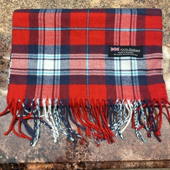 100% Cashmere Classic Red/Blue Plaid Winter Scarf Women’s Made in Scotland 72’ - Picture 2 of 6